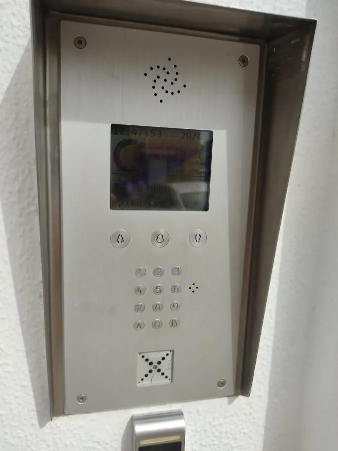 Montequinto Apartamento 50M En Semisotano Dos Hermanas 0*,